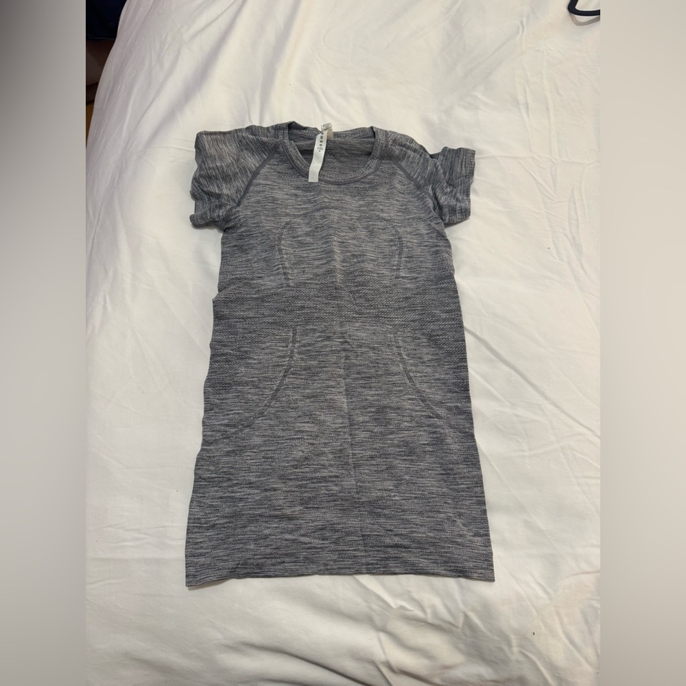 Lululemon Swiftly Heathered Grey 4 Short Sleeve